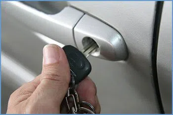 State Locksmith Services Goodyear, AZ 623-518-1113 - 21-unlock-car